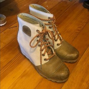 Sorel Joan of Arc wedge booties